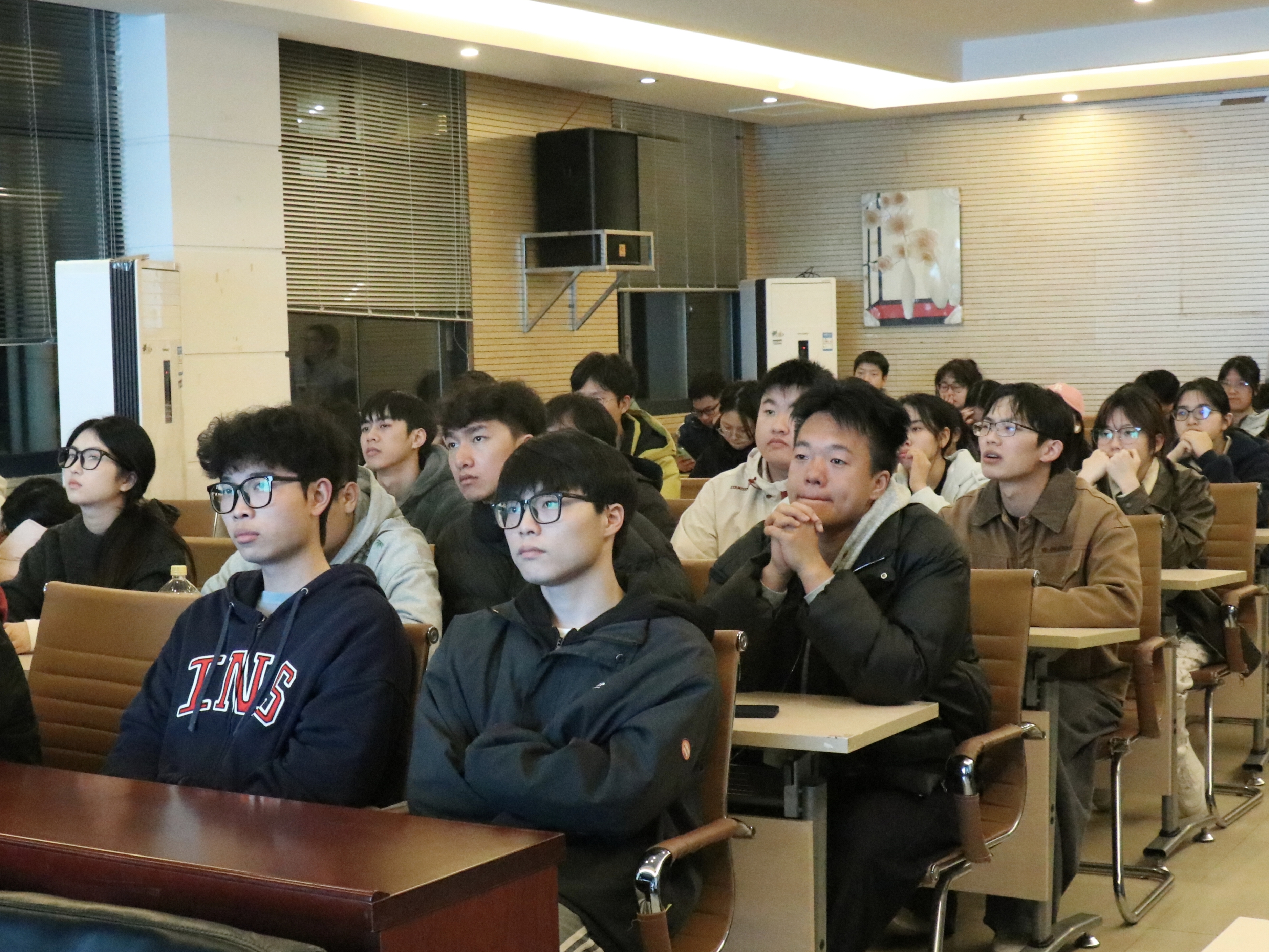 图为会议现场 (2)(1).jpg